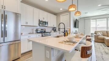 Talo (4 Bedrooms) | Sisätilat