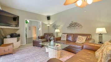 Apartment (2 Bedrooms) | Front of property