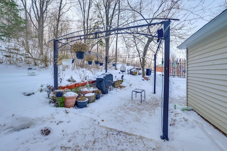 Interior. Boyne Mtn Adventure Hub 4 Mi to Slopes & Golf