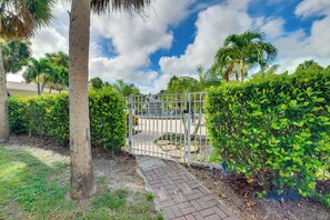 Interior - 4 Mi to Siesta Key Beach: Condo w/ Private Patio (Sarasota)