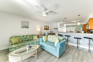 Apartment (2 Bedrooms) | Interior - 4 Mi to Siesta Key Beach: Condo w/ Private Patio (Sarasota)