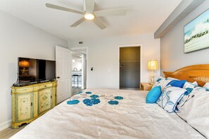 Interior - 4 Mi to Siesta Key Beach: Condo w/ Private Patio (Sarasota)