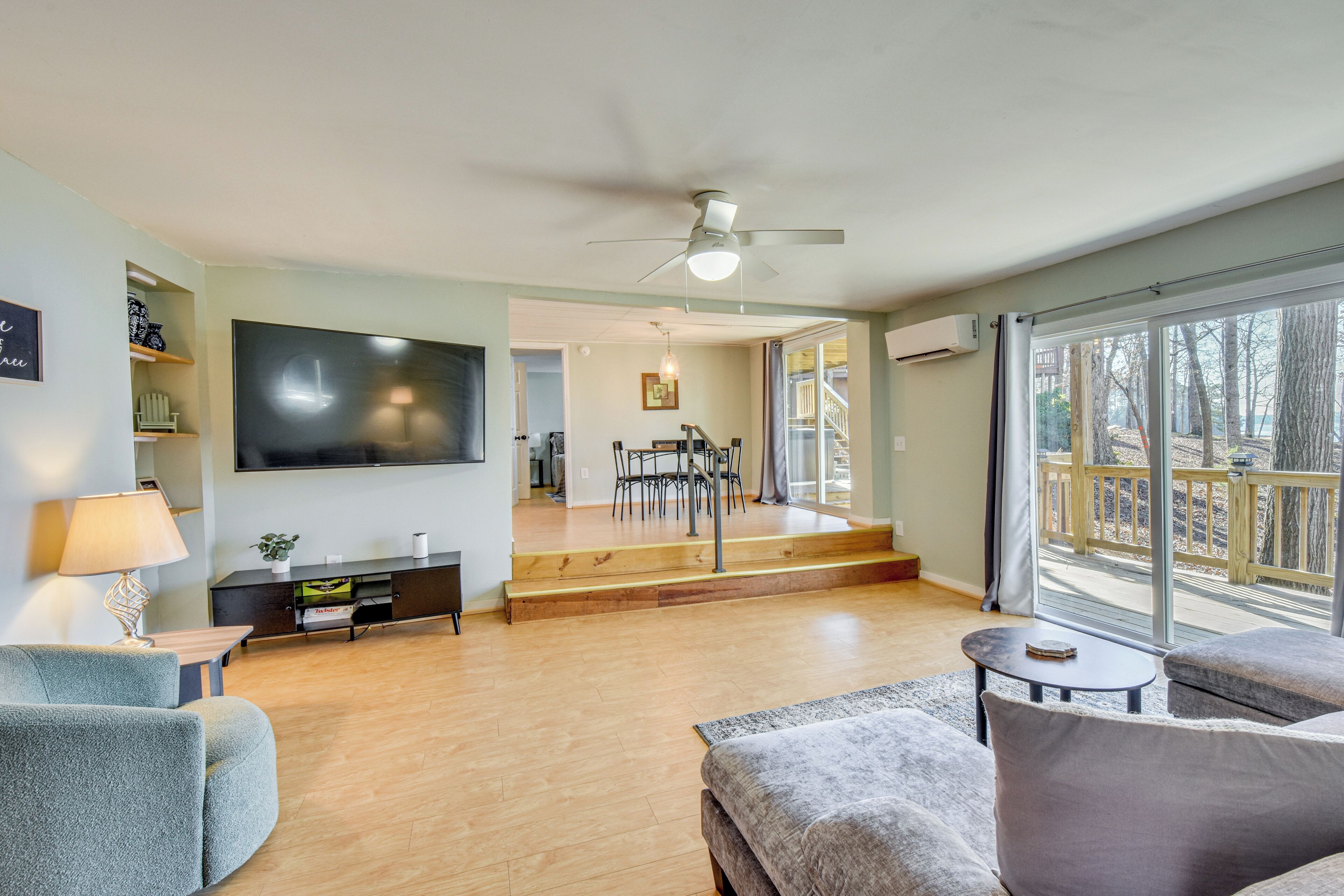 House (5 Bedrooms) | Interior