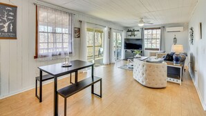 Apartment (2 Bedrooms) | Interior - Lake Haven on Lake Hartwell: Cozy 2BR Apt (Hartwell)