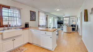 Apartment (2 Bedrooms) | Interior - Lake Haven on Lake Hartwell: Cozy 2BR Apt (Hartwell)