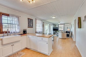 House (5 Bedrooms) | Interior - Lake Haven on Lake Hartwell: Home w/ Hot Tub! (Hartwell)