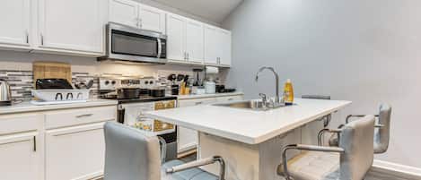 House (2 Bedrooms) | Interior