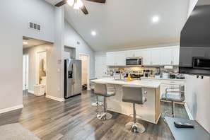 House (2 Bedrooms) | Interior - Easy I-85 Access! Quiet Fairburn Extended Stay (Fairburn)