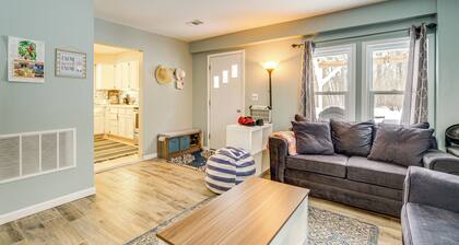 Woodsy & Charming! Applegate Cabin w/ Large Yard