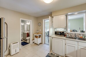 House (2 Bedrooms) | Interior - Woodsy & Charming! Applegate Cabin w/ Large Yard (Applegate)