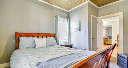 2 Mi to Downtown Mount Airy! Cozy Home