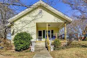 House (2 Bedrooms) | Interior - 2 Mi to Downtown Mount Airy! Cozy Home (Mount Airy)