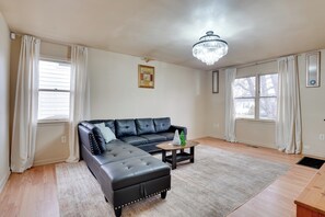 Apartment (2 Bedrooms) | Bahagian dalam