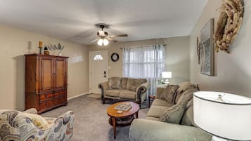 Rumah (3 Bedrooms) | Bagian depan properti