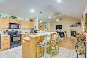Interior - Springfield Area Retreat! Family Home w/ Yard (Republic)
