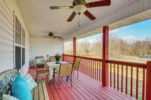 Interior - Springfield Area Retreat! Family Home w/ Yard (Republic)