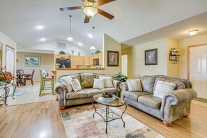 Interior - Springfield Area Retreat! Family Home w/ Yard (Republic)