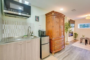 Apartment (1 Bedroom) | Interior - Modern Decatur Flat: Near Marta, Emory, & Mtwn (Decatur)