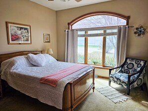 5 bedrooms, desk, iron/ironing board, WiFi - Nordstrom Christmas Farm - Entire Home (Omaha)