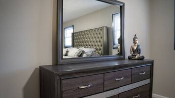 3 chambres, bureau, Wi-Fi, draps fournis