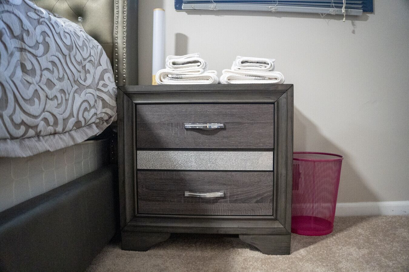 3 bedrooms, desk, WiFi, bed sheets