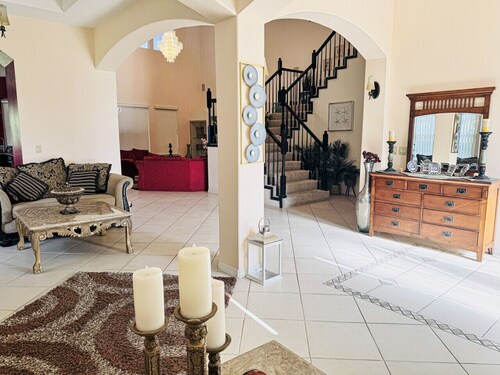 SamAria - Two-story Villa