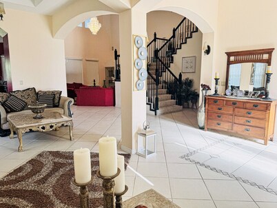 SamAria - Two-story Villa