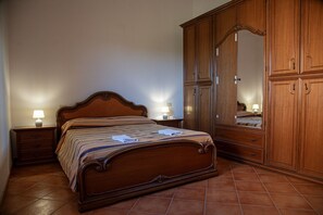 3 bedrooms, WiFi, bed sheets - Immersi nella natura - Appartamento 1 (Chiaie)