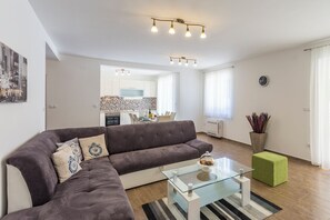 TV - Villa Lorena Banjole (Istria - Medulin) (Banjole)