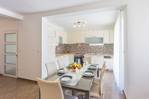 Dining - Villa Lorena Banjole (Istria - Medulin) (Banjole)