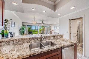 Interior - Maui Kamaole #H-105 Ocean View Condo across the street from beach, Full A/C (Kihei)