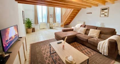 Large apartment in the heart of Nimes