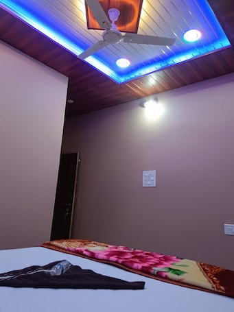 Wifi gratis . HK Hampi Home Stay