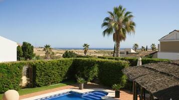 Kolam renang terbuka