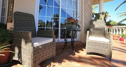 4 Bedroom Villa Sleeps 8 With Private Pool