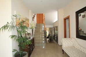 Lobby - 4 Bedroom Villa Sleeps 8 With Private Pool (Vera)