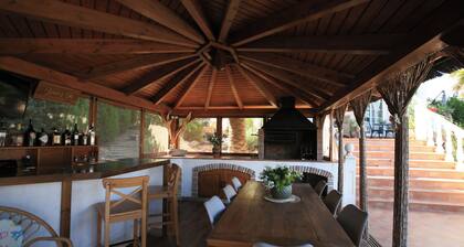 4 Bedroom Villa Sleeps 8 With Private Pool