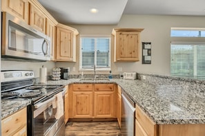House | 6 bedrooms - Hill Field 2 and 3 by CDH Double Town Homes (Layton)