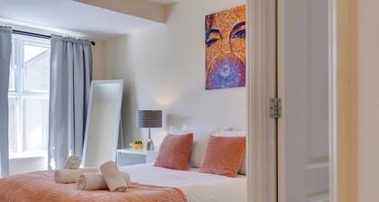 Modern Cambridge Home Business & Holiday Stays