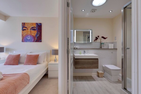 House, 2 Bedrooms, Patio, City View | 2 bedrooms - Modern Cambridge Home Business & Holiday Stays (Cambridge)