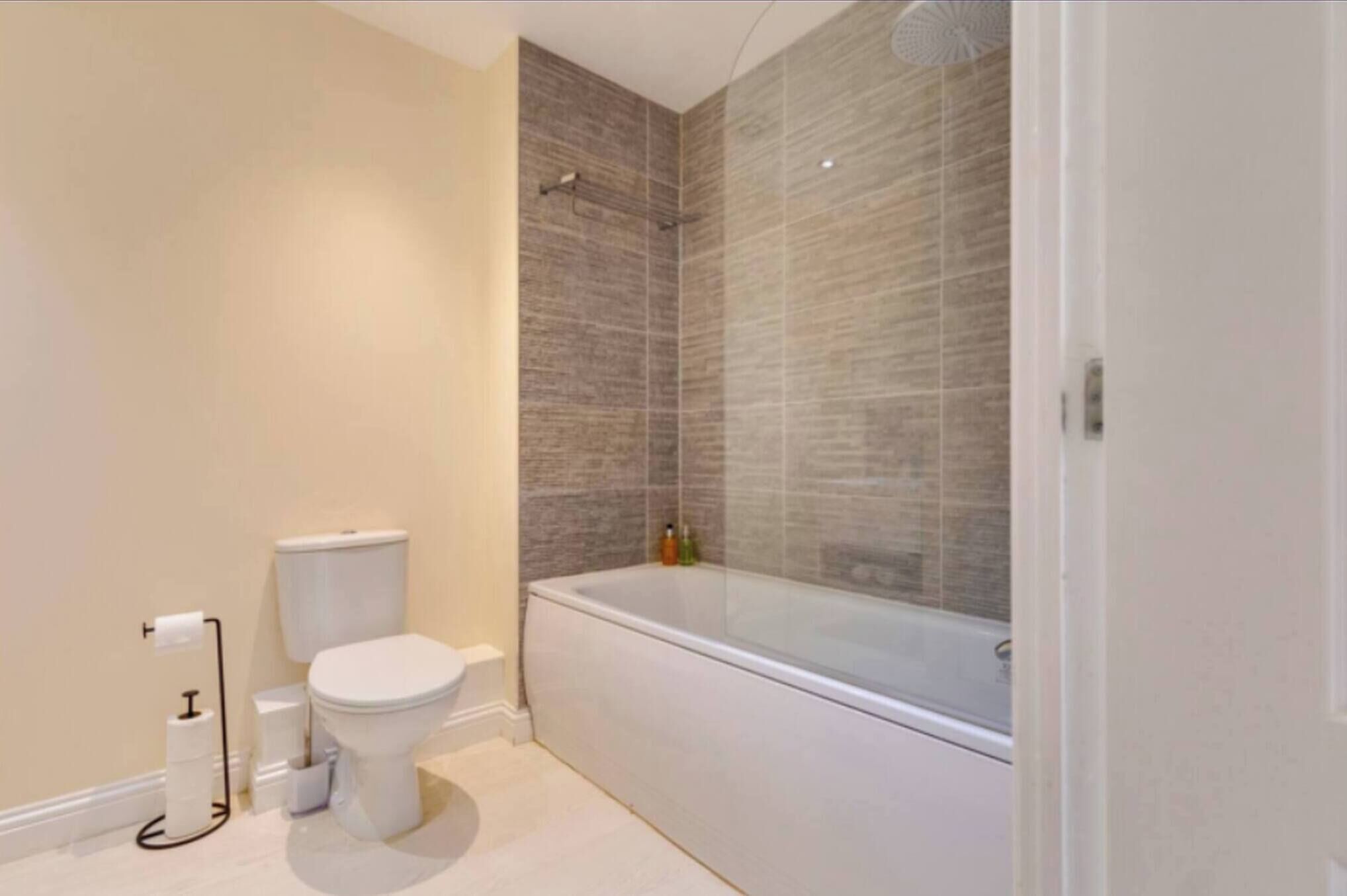 House, 2 Bedrooms, Patio, City View | Bathroom