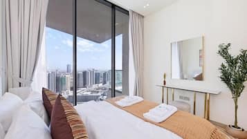 Apartment, Balcony, City View | Iron/ironing board, free WiFi