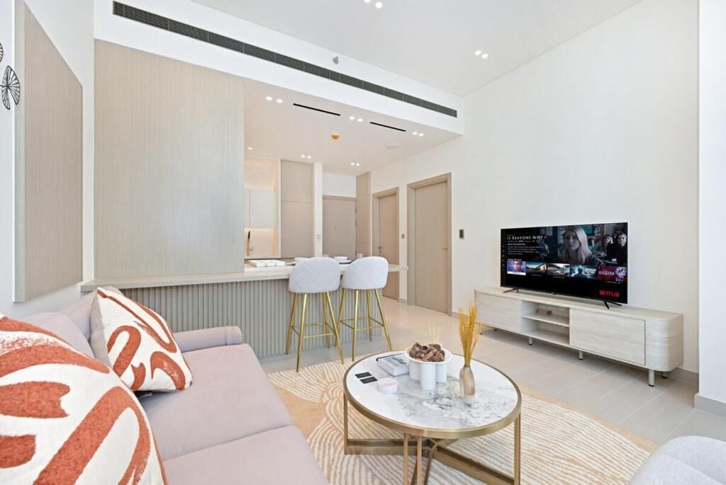 Apartamento, sacada, vista para a cidade | Área de estar
