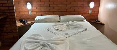 Habitación triple | Escritorio