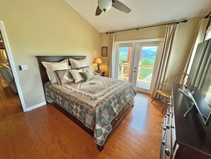 4 bedrooms, iron/ironing board, travel cot, free WiFi