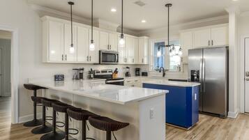 Casa, 5 habitaciones | Cocina privada | Refrigerador, horno, cafetera y tetera y tostadora