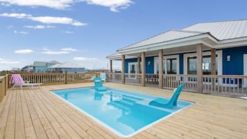 House, 5 Bedrooms | Pool