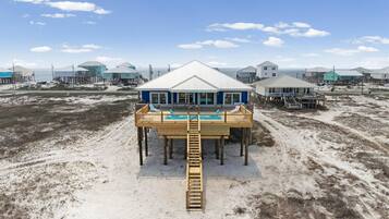 House, 5 Bedrooms | Exterior