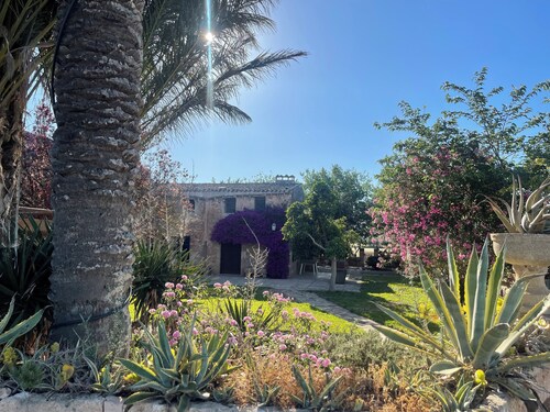 Gîte for 8 people - Swimming pool and garden - cyclotourism, family groups