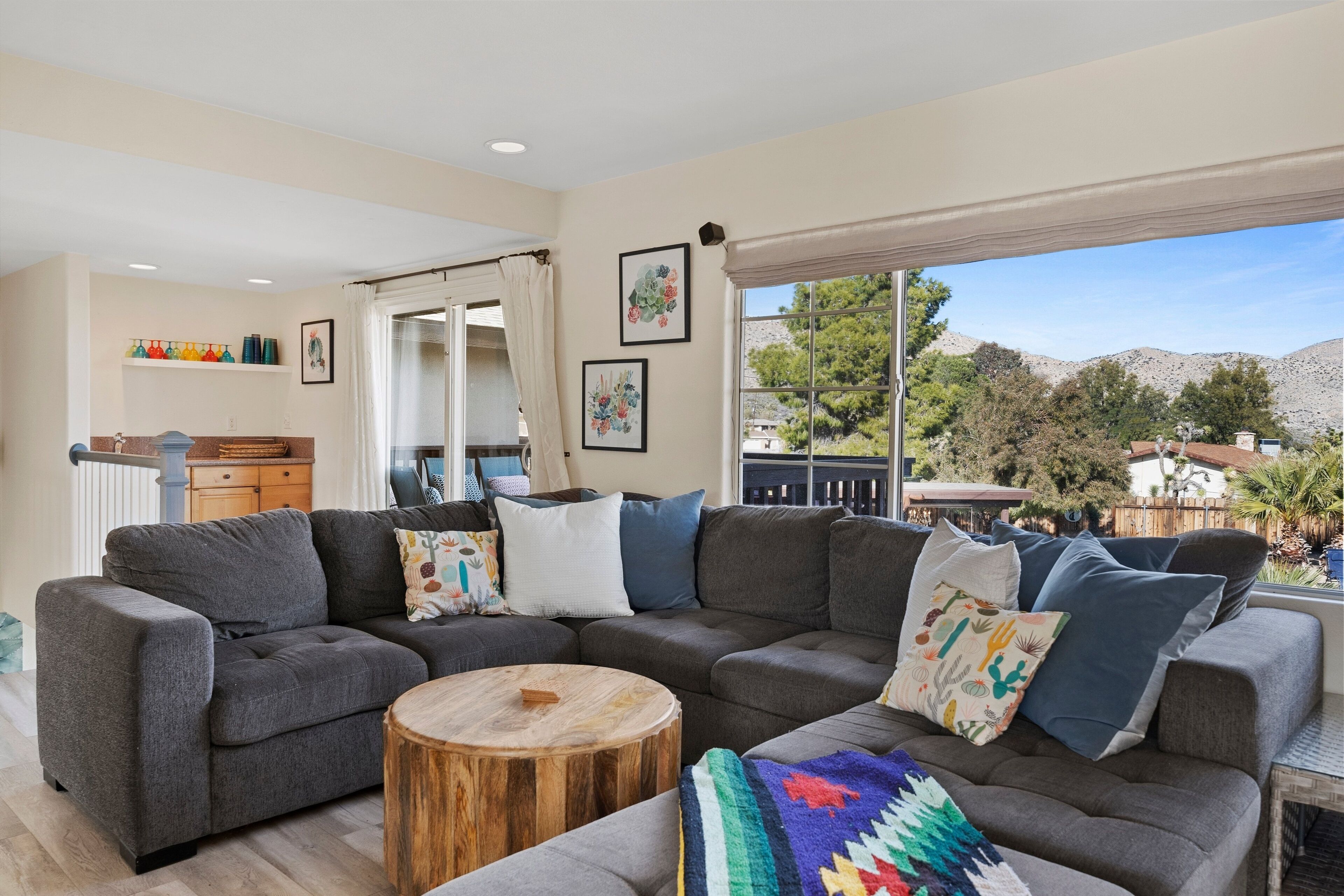 하우스, 침실 4개 | 거실 공간 | 스마트 TV